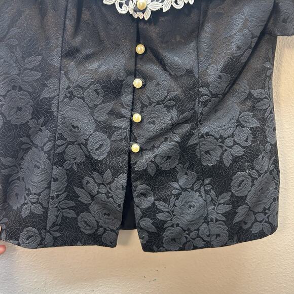 VTG 80s Black Jacquard Blouse Lace Collar Pearl Buttons Romantic Victorian SZ 8 - Picture 8 of 9